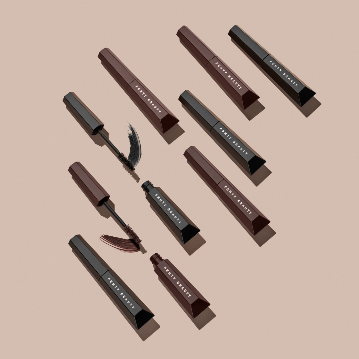 HELLA THICC VOLUMIZING MASCARA (MÁSCARA DE PESTAÑAS)